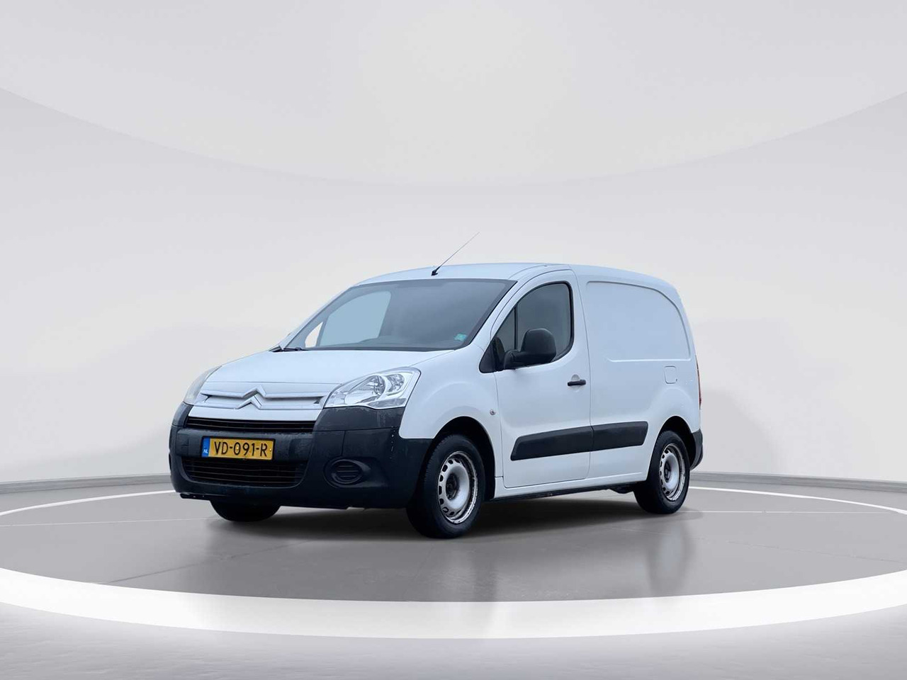 CITROEN BERLINGO 1.6 HDI 500 COMFORT | VD-091-R I - Комбе: слика 2 CITROEN BERLINGO 1.6 HDI 500 COMFORT | VD-091-R I - Комбе: слика 2