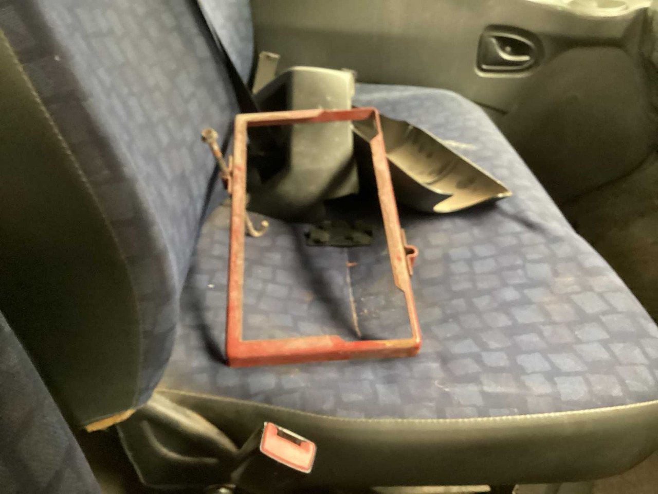 Комбе IVECO DAILY COMMERCIAL VEHICLE: слика 9 Комбе IVECO DAILY COMMERCIAL VEHICLE: слика 9