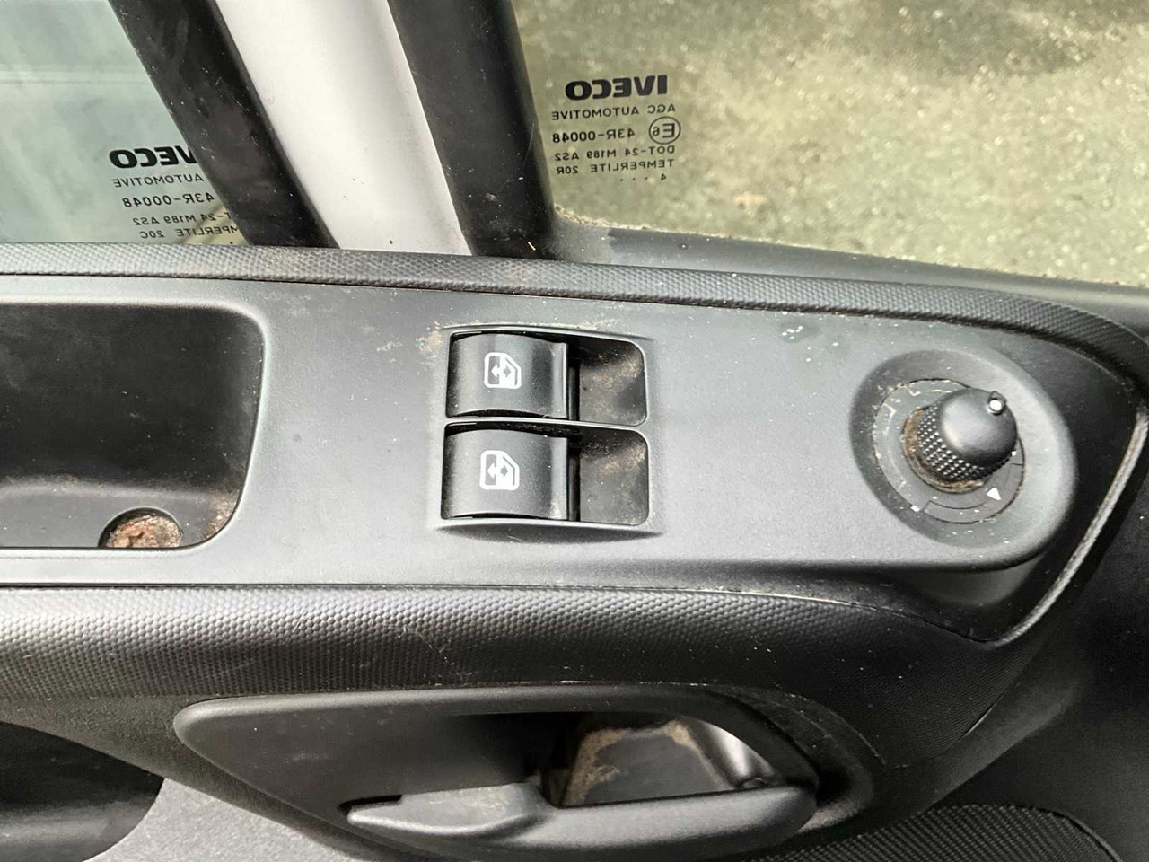 Комбе IVECO DAILY (MARKET STALL) - COMMERCIAL VEHICLE: слика 20