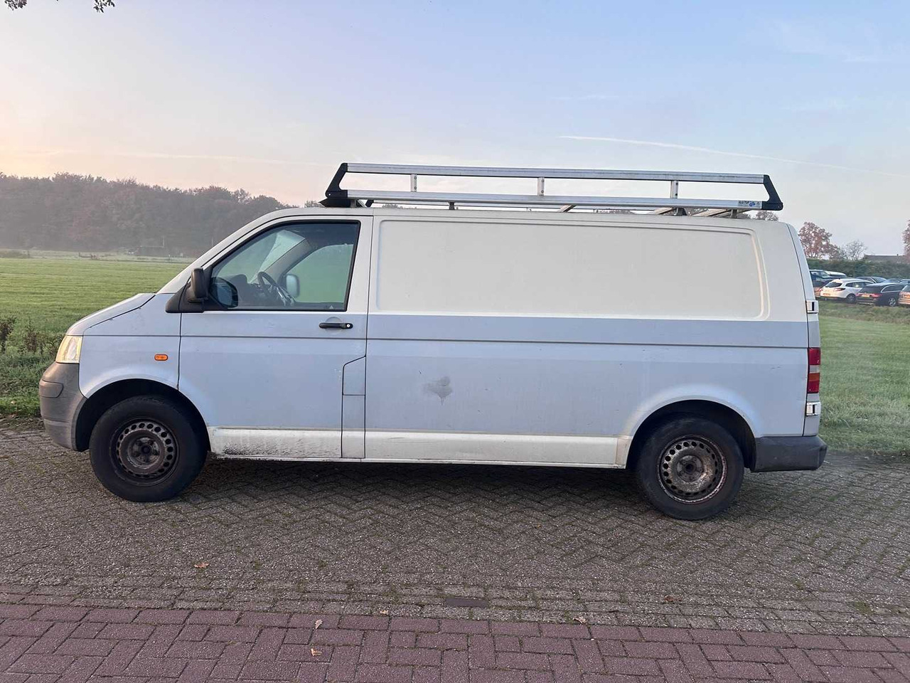 VOLKSWAGEN - TRANSPORTER T5 2.5 TDI 340 - 08-VBG-2 - Комбе: слика 2 VOLKSWAGEN - TRANSPORTER T5 2.5 TDI 340 - 08-VBG-2 - Комбе: слика 2