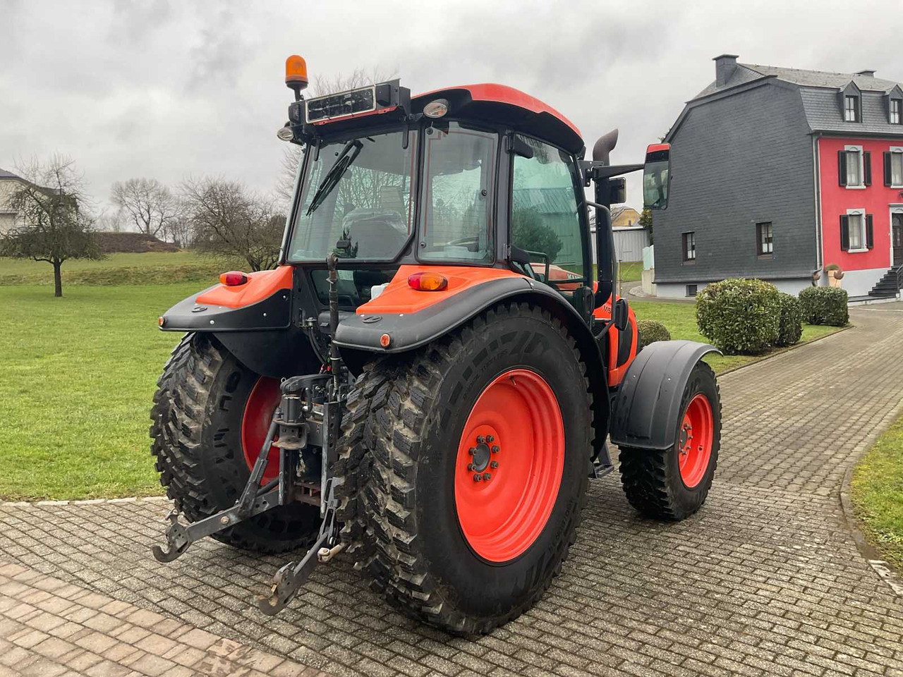 Kubota 2020 KUBOTA M5111 FOUR WHEEL DRIVE FARM TRACTOR - Трактор: слика 5 Kubota 2020 KUBOTA M5111 FOUR WHEEL DRIVE FARM TRACTOR - Трактор: слика 5
