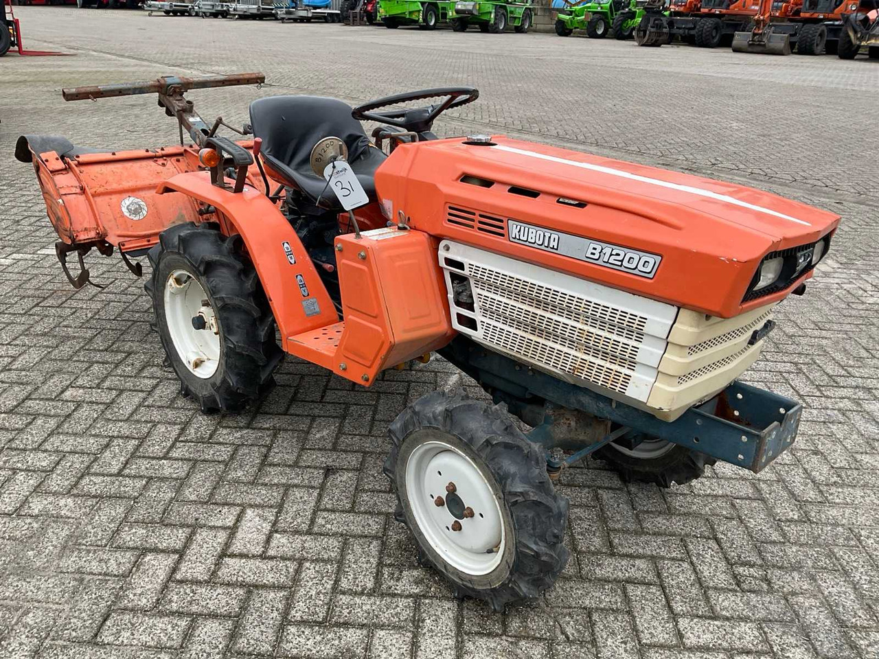 Kubota B1200 - Мини трактор: слика 4 Kubota B1200 - Мини трактор: слика 4