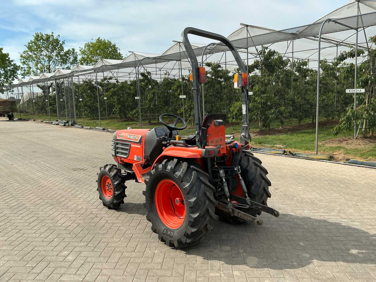 Kubota B2400 - Мини трактор: слика 3 Kubota B2400 - Мини трактор: слика 3