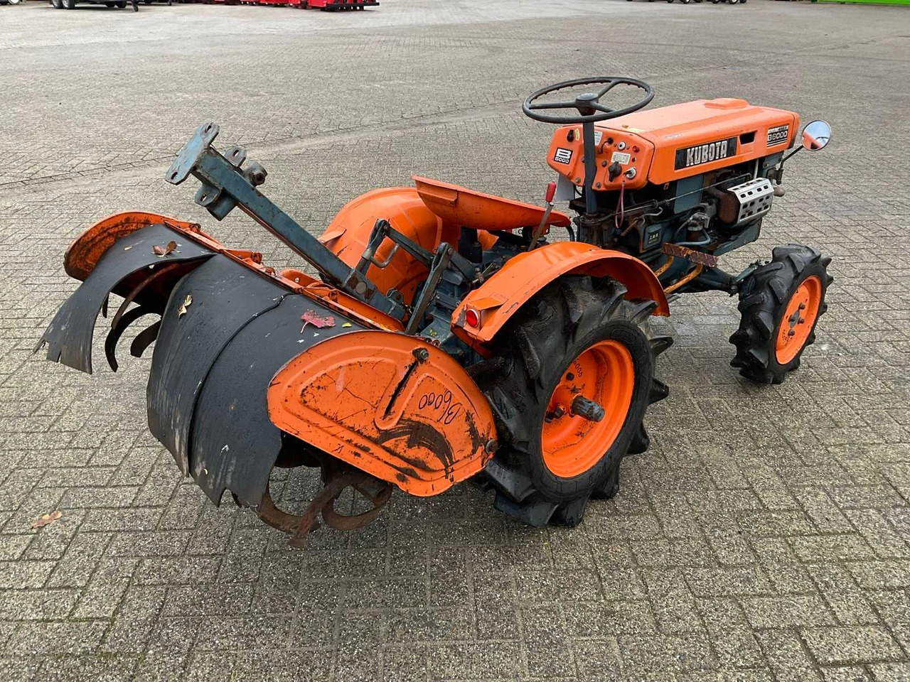 Kubota B6000 - Мини трактор: слика 3 Kubota B6000 - Мини трактор: слика 3