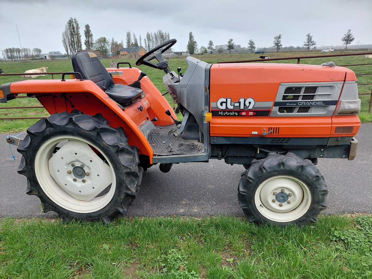 Kubota GL-19 - Мини трактор: слика 1 Kubota GL-19 - Мини трактор: слика 1