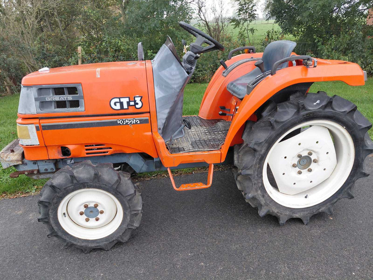 Kubota GT3 - Мини трактор: слика 1 Kubota GT3 - Мини трактор: слика 1