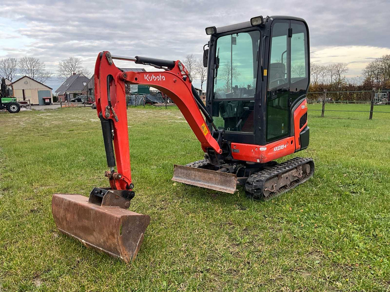 Kubota KX018-4 - Мини багер: слика 1 Kubota KX018-4 - Мини багер: слика 1