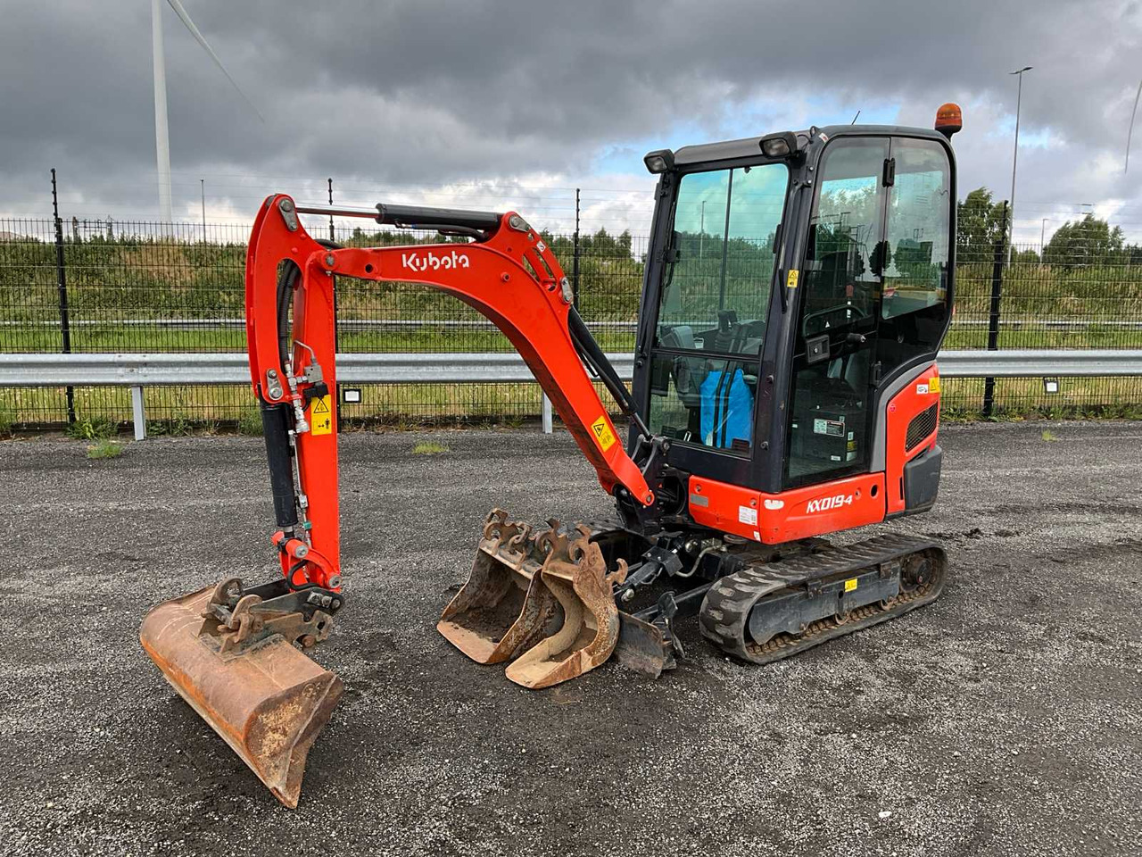 Kubota KX019-4 - Мини багер: слика 1 Kubota KX019-4 - Мини багер: слика 1