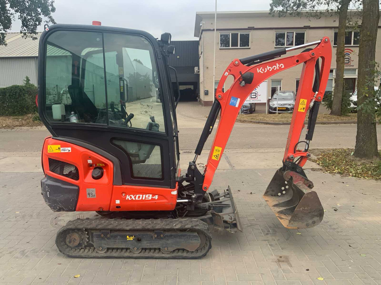 Kubota KX019-4 - Мини багер: слика 1 Kubota KX019-4 - Мини багер: слика 1