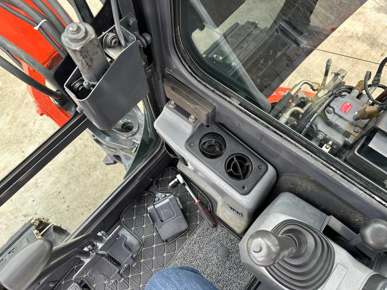Багер гасеничар Kubota KX155-3SZ: слика 31