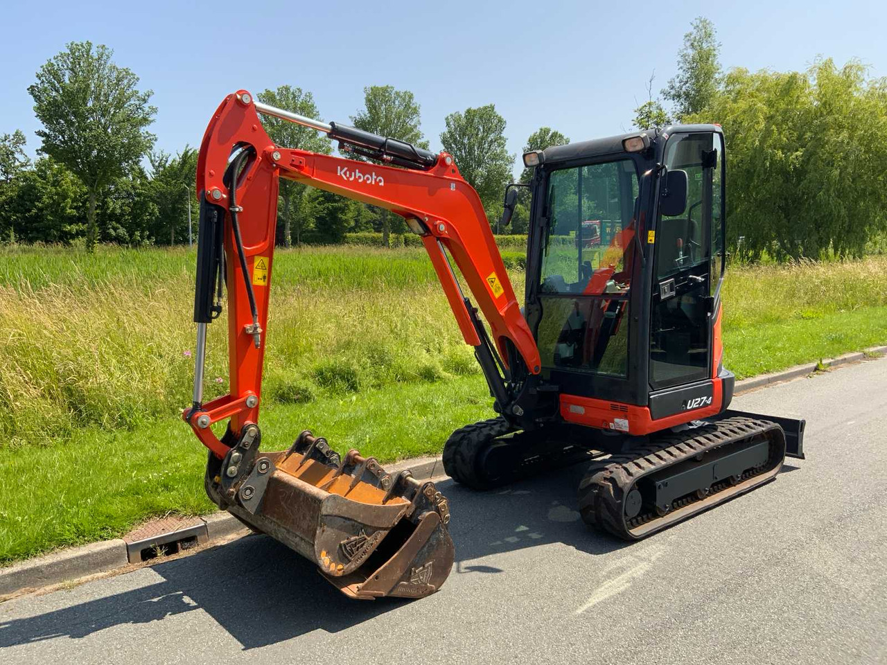 Kubota U27-4 - Мини багер: слика 1 Kubota U27-4 - Мини багер: слика 1