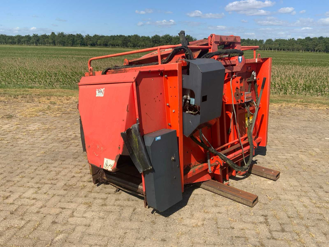 Kuhn Polytrok PK2050 - Опрема за добиток: слика 4 Kuhn Polytrok PK2050 - Опрема за добиток: слика 4