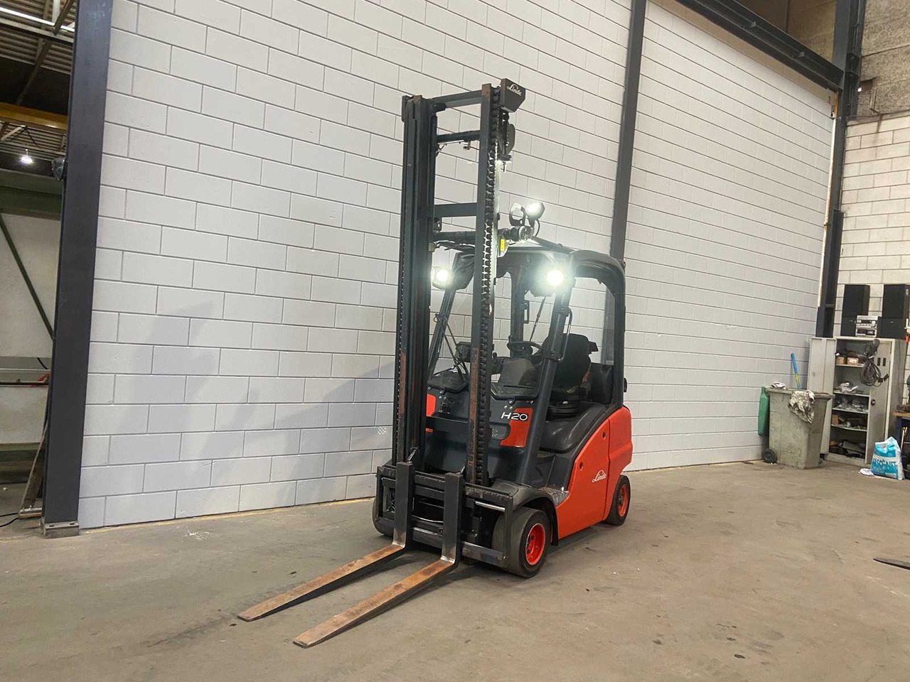 LINDE - 2013 - H20T - FORKLIFT TRUCK - Вилушкар: слика 2 LINDE - 2013 - H20T - FORKLIFT TRUCK - Вилушкар: слика 2