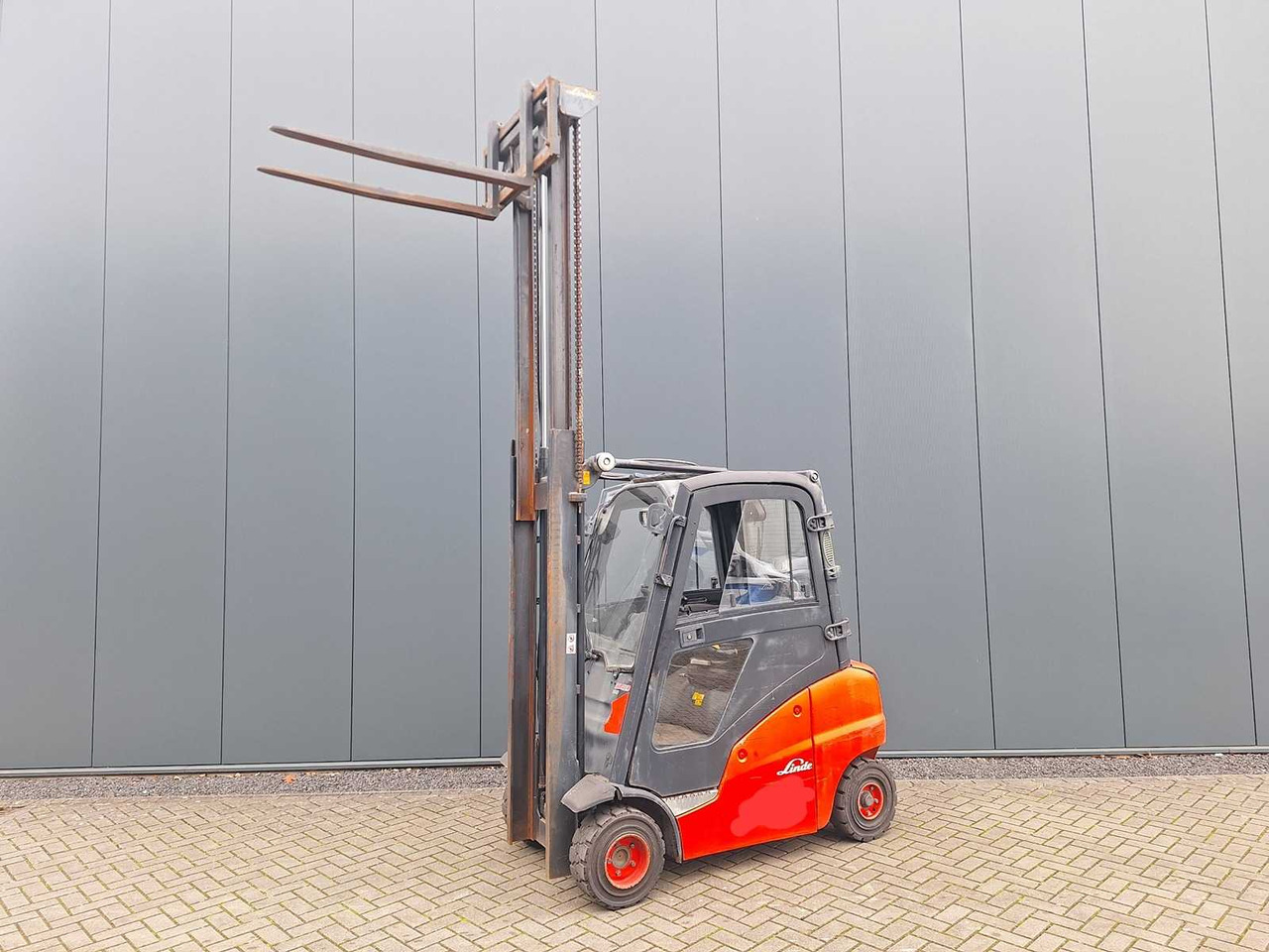 LINDE - 2017 - H20D - SIDE-SHIFT - FORKLIFT - Вилушкар: слика 2 LINDE - 2017 - H20D - SIDE-SHIFT - FORKLIFT - Вилушкар: слика 2
