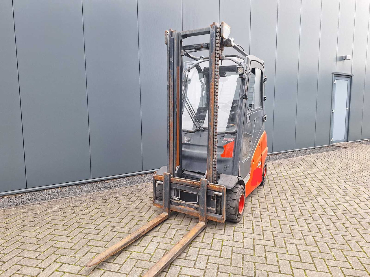 LINDE - 2017 - H20D - SIDE-SHIFT - FORKLIFT - Вилушкар: слика 3 LINDE - 2017 - H20D - SIDE-SHIFT - FORKLIFT - Вилушкар: слика 3