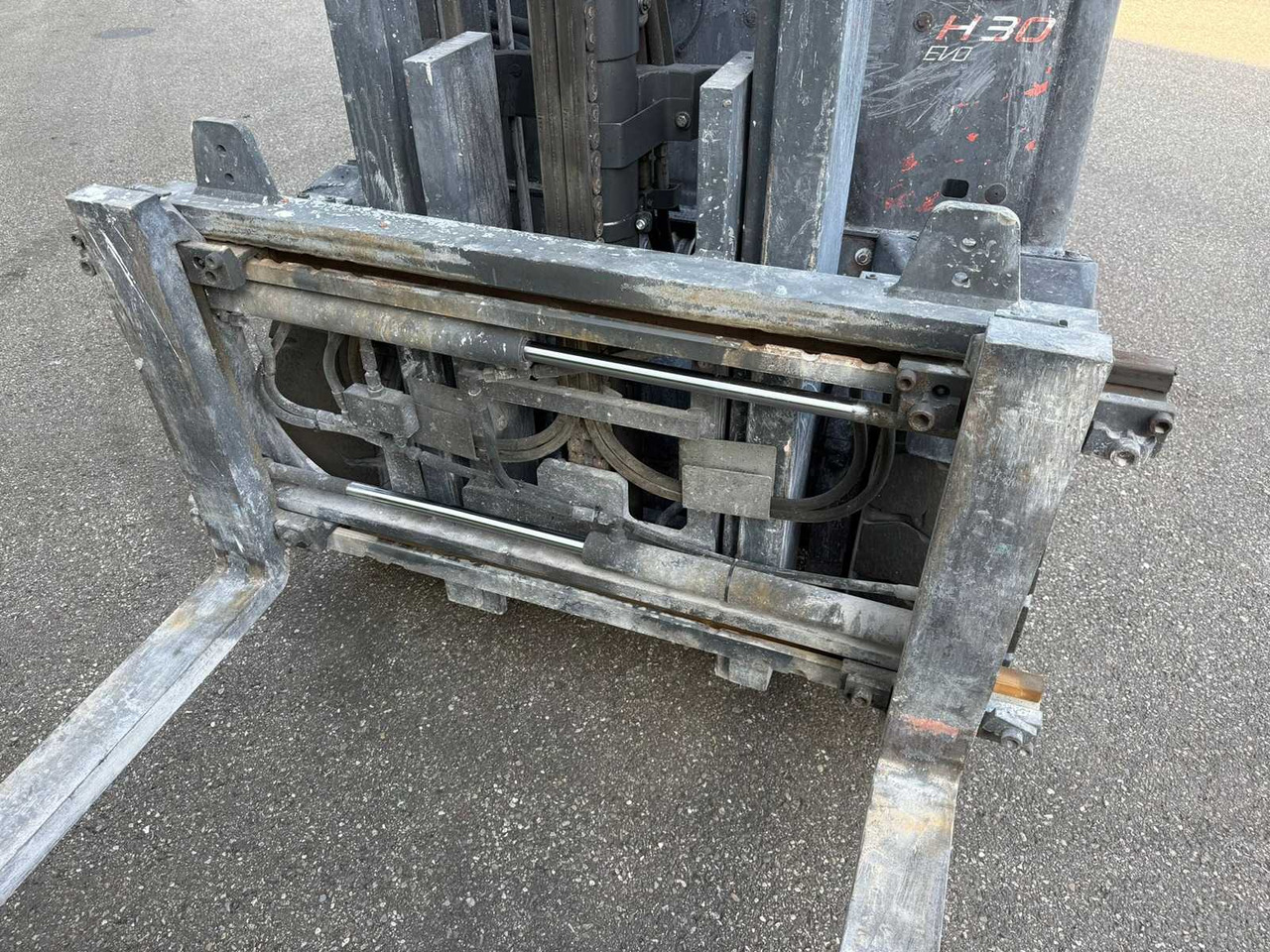 LINDE - H30 - FORKLIFT TRUCKS - 2013 - Вилушкар: слика 3 LINDE - H30 - FORKLIFT TRUCKS - 2013 - Вилушкар: слика 3