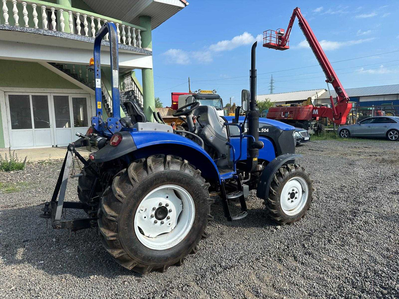 LOVOL - 504 - 4-WHEEL DRIVE TRACTOR - Трактор: слика 4 LOVOL - 504 - 4-WHEEL DRIVE TRACTOR - Трактор: слика 4