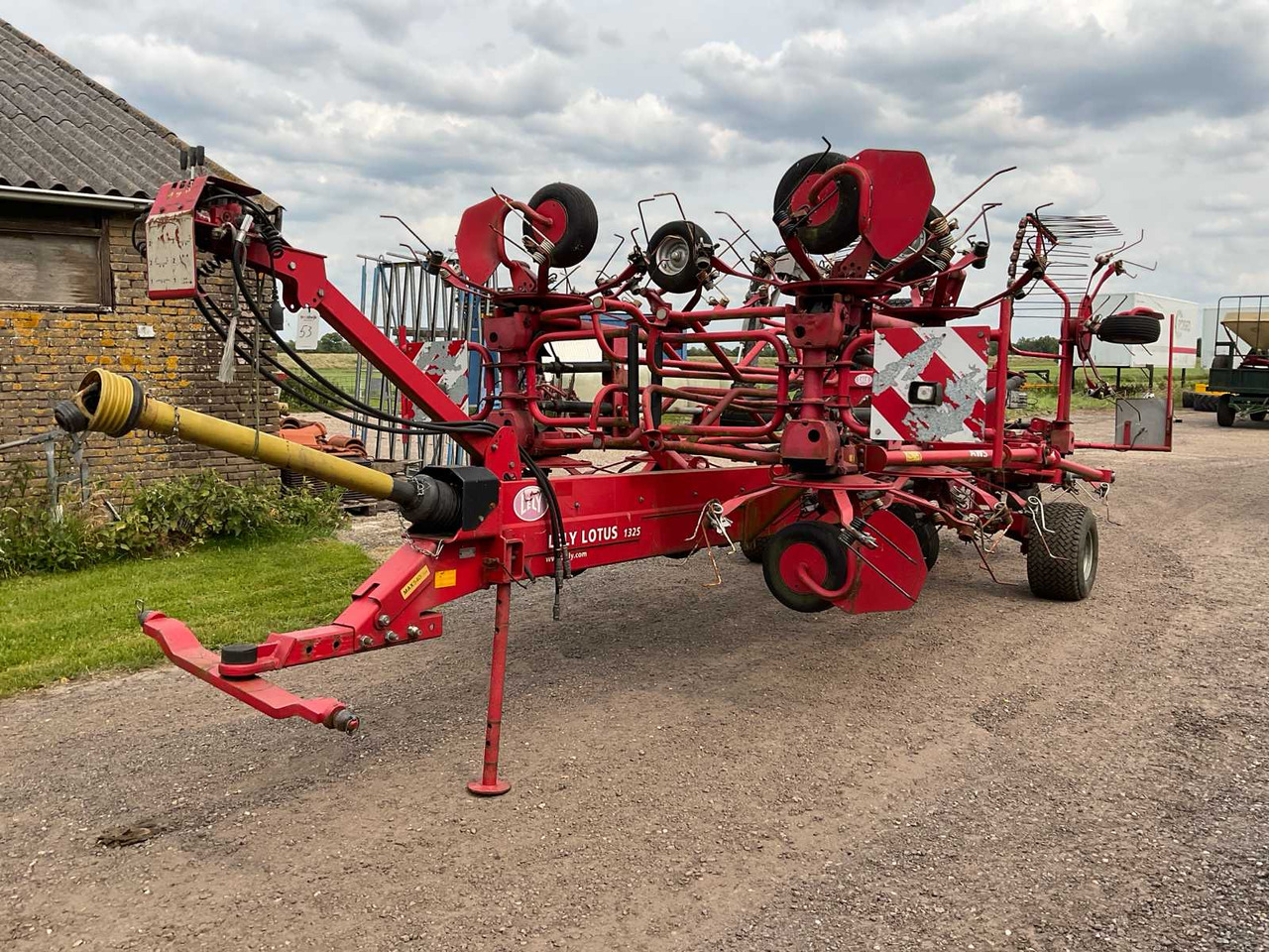 Lely Lotus 1325 - Превртувачка опрема: слика 1 Lely Lotus 1325 - Превртувачка опрема: слика 1
