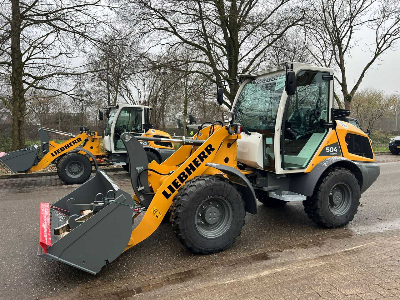 Liebherr L504 Compact - Натоварувач на тркала: слика 1 Liebherr L504 Compact - Натоварувач на тркала: слика 1