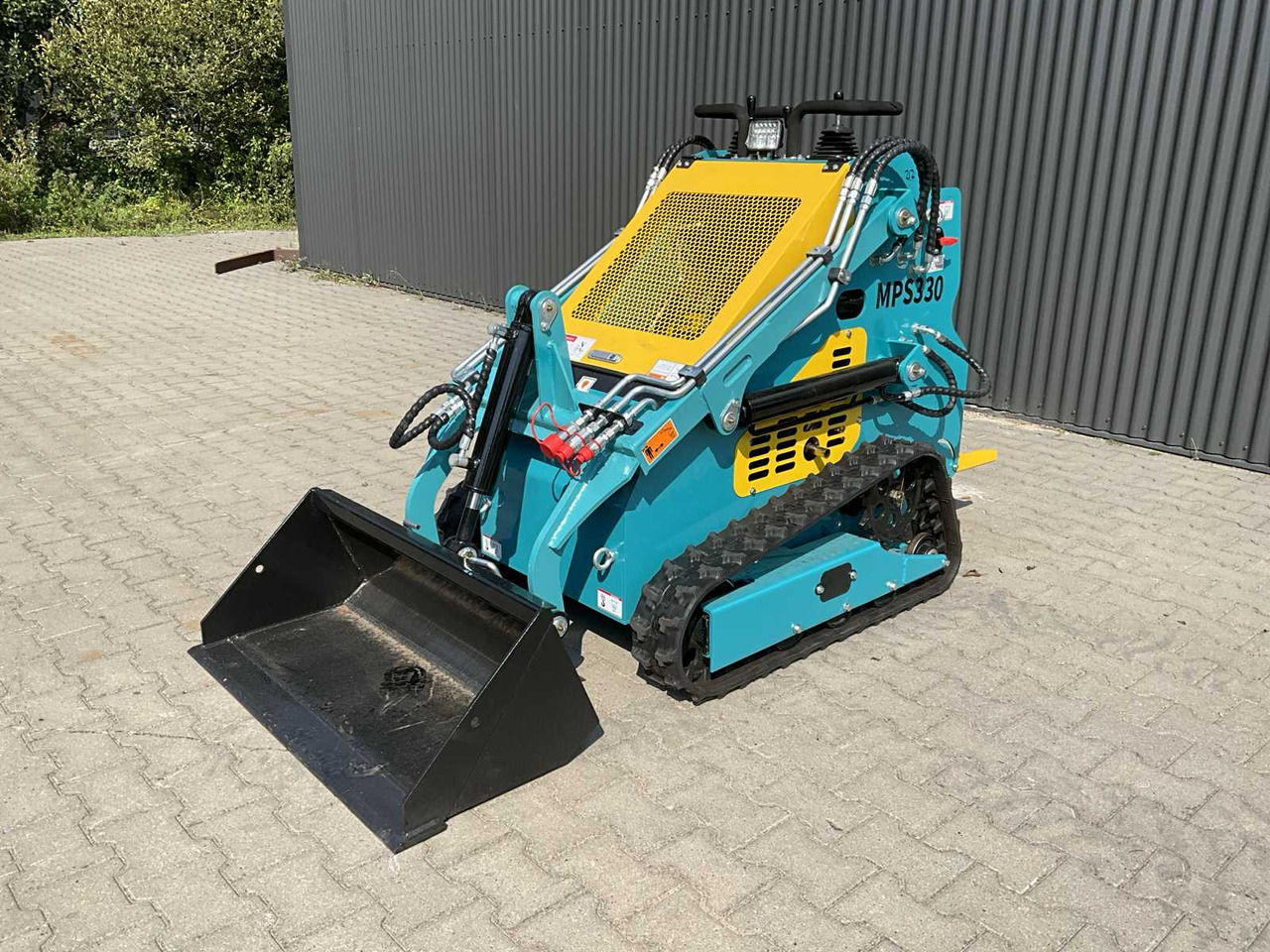 Mach Pro MP-S330 - Компактен натоварувач: слика 1 Mach Pro MP-S330 - Компактен натоварувач: слика 1