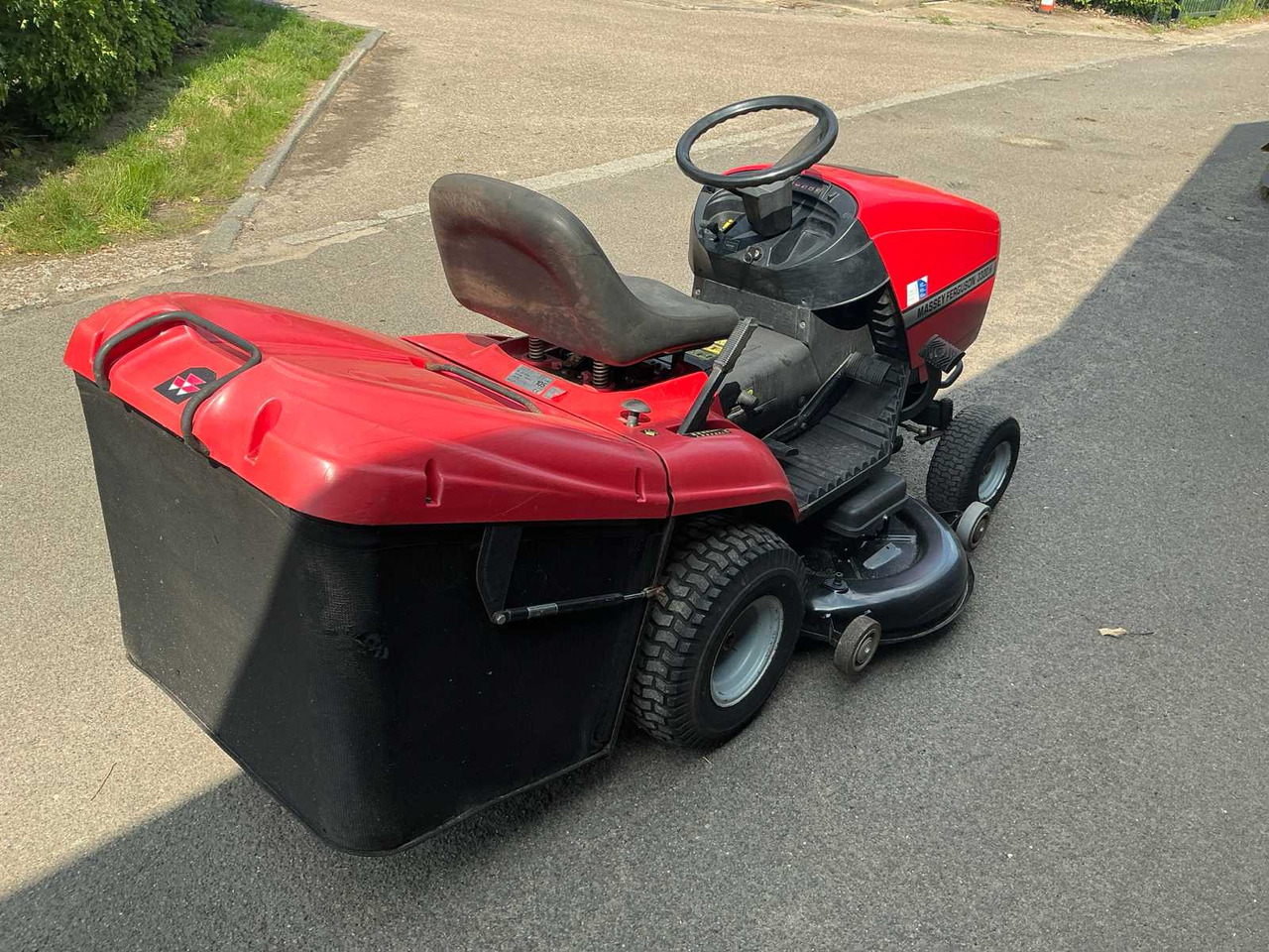 Massey Ferguson MF 122 Hydro - Градинарска косилка: слика 5 Massey Ferguson MF 122 Hydro - Градинарска косилка: слика 5