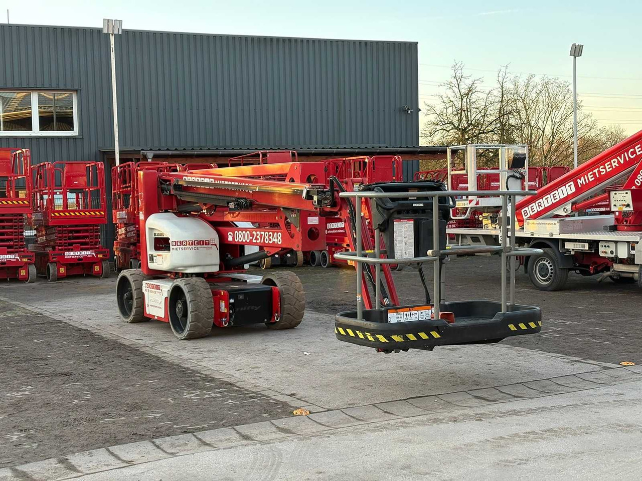 NIFTYLIFT - HR 17 NE SERIES III / MK3 - 2014 - ARTICULATED TELESCOPIC BOOM LIFT - Дигачка платформа: слика 5 NIFTYLIFT - HR 17 NE SERIES III / MK3 - 2014 - ARTICULATED TELESCOPIC BOOM LIFT - Дигачка платформа: слика 5