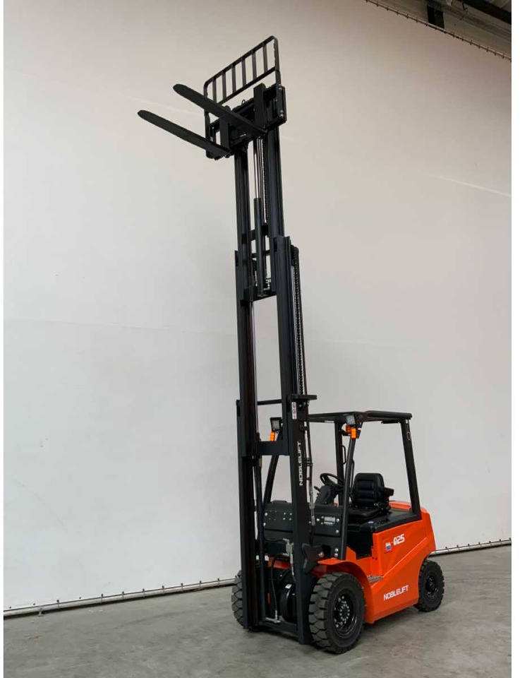 NOBLELIFT - 2024 - Q25-SERIES - 2.5T FORKLIFT ADJUSTABLE FORKS 4.8M - Вилушкар: слика 3 NOBLELIFT - 2024 - Q25-SERIES - 2.5T FORKLIFT ADJUSTABLE FORKS 4.8M - Вилушкар: слика 3