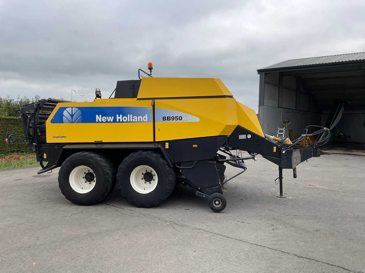 New Holland BB 960 R - Балирка за квадратни бали: слика 5 New Holland BB 960 R - Балирка за квадратни бали: слика 5