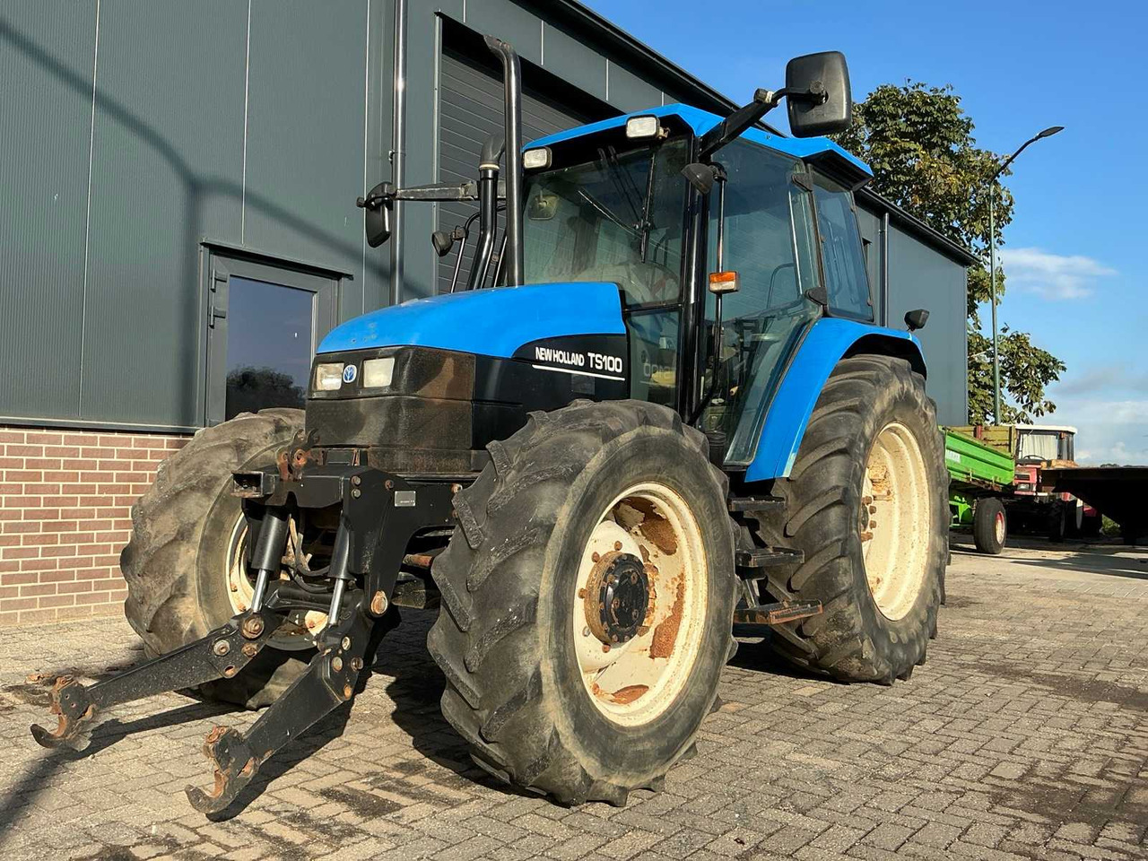 New Holland TS100 - Трактор: слика 1 New Holland TS100 - Трактор: слика 1