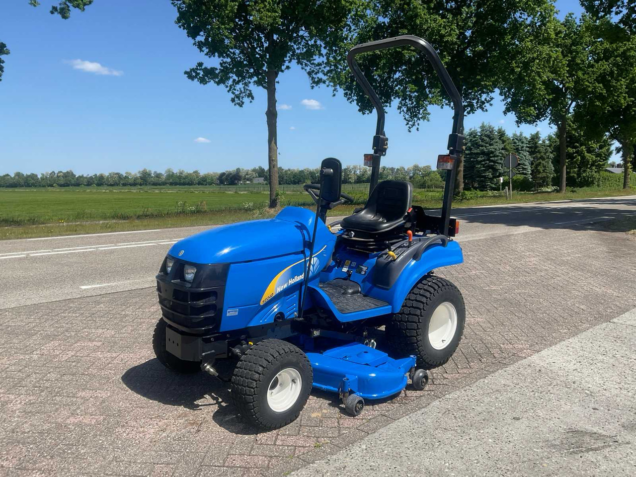 New holland TZ24D - Мулчер/ Косилка за жива ограда: слика 1 New holland TZ24D - Мулчер/ Косилка за жива ограда: слика 1