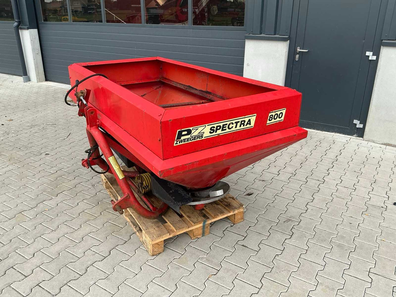 PZ Zweegers Spectra 800 - Распрскувач на вештачко ѓубриво: слика 5 PZ Zweegers Spectra 800 - Распрскувач на вештачко ѓубриво: слика 5