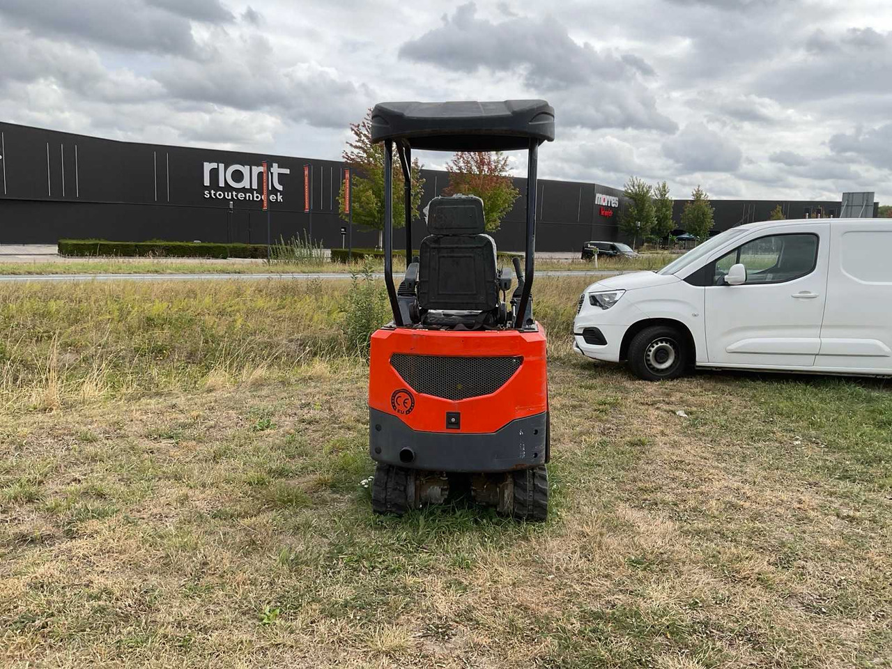 Plus Power HE15 - Мини багер: слика 5 Plus Power HE15 - Мини багер: слика 5