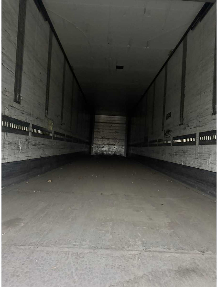 SCHMITZ CARGOBULL AG - SKO24 REFRIGERATED BOX SEMI-TRAILER - 2011 - SEMI-TRAILER - Полуприколка: слика 3 SCHMITZ CARGOBULL AG - SKO24 REFRIGERATED BOX SEMI-TRAILER - 2011 - SEMI-TRAILER - Полуприколка: слика 3