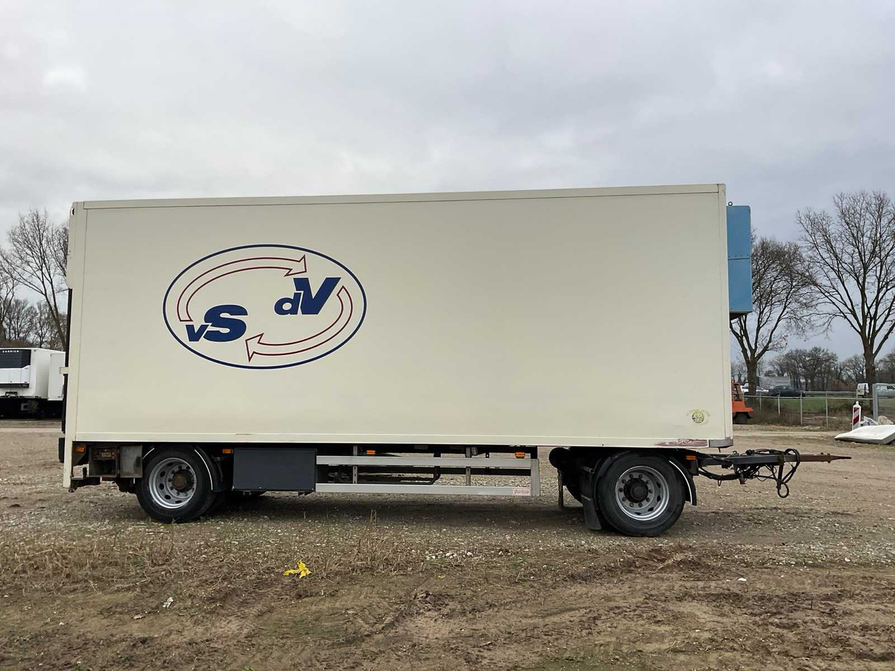 2004 VOGELZANG VA-10-10GB SLIM FRIDGE TRAILER - Приколка: слика 4 2004 VOGELZANG VA-10-10GB SLIM FRIDGE TRAILER - Приколка: слика 4
