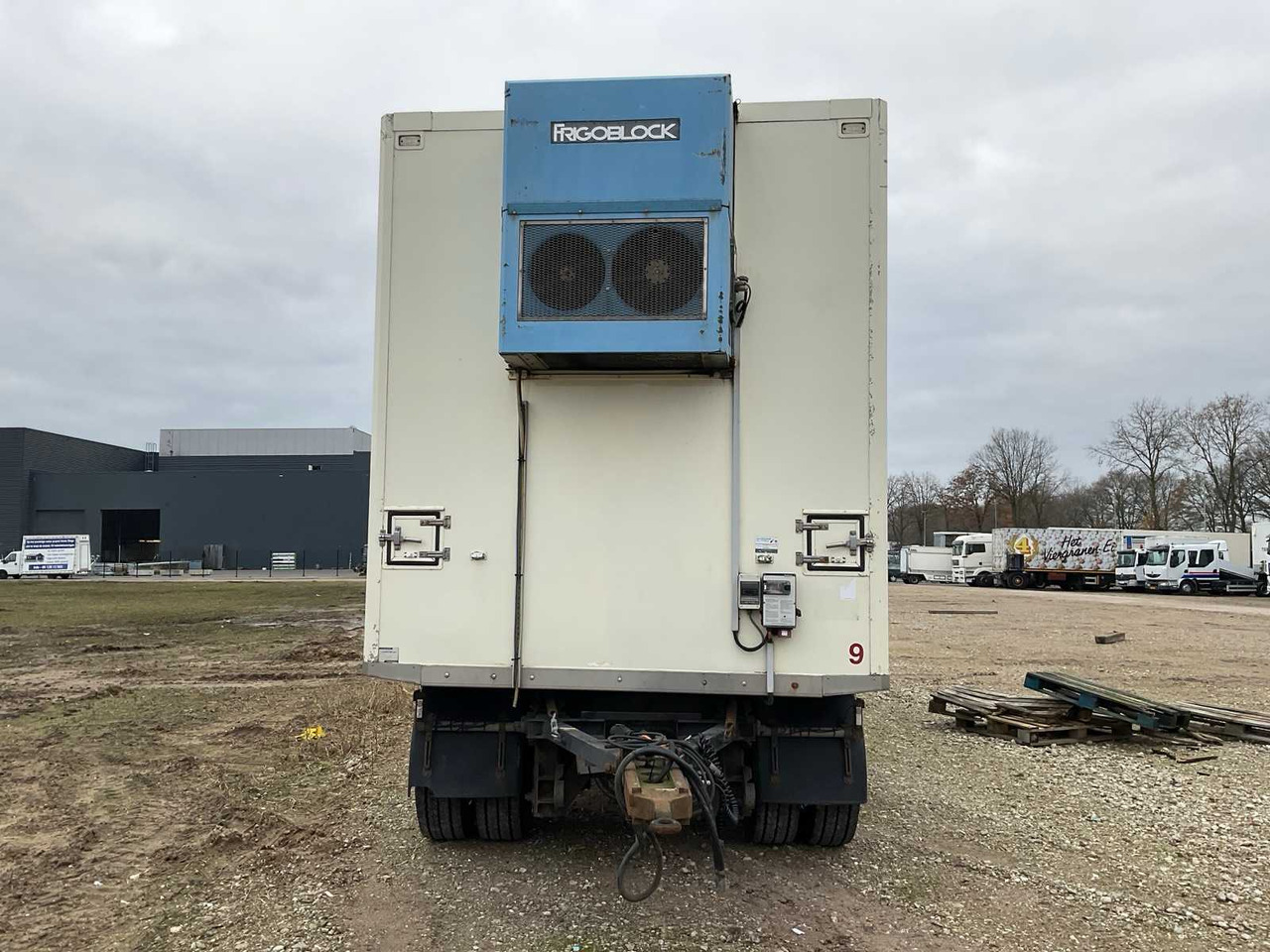 2004 VOGELZANG VA-10-10GB SLIM FRIDGE TRAILER - Приколка: слика 2 2004 VOGELZANG VA-10-10GB SLIM FRIDGE TRAILER - Приколка: слика 2