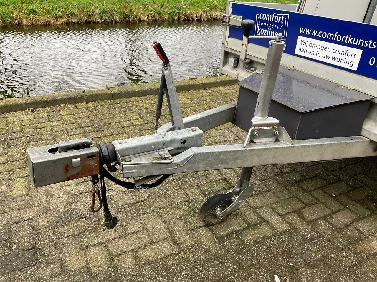 2017 PSX 2000 GLASRESTEEL TANDEM AXLE - Приколка: слика 4 2017 PSX 2000 GLASRESTEEL TANDEM AXLE - Приколка: слика 4