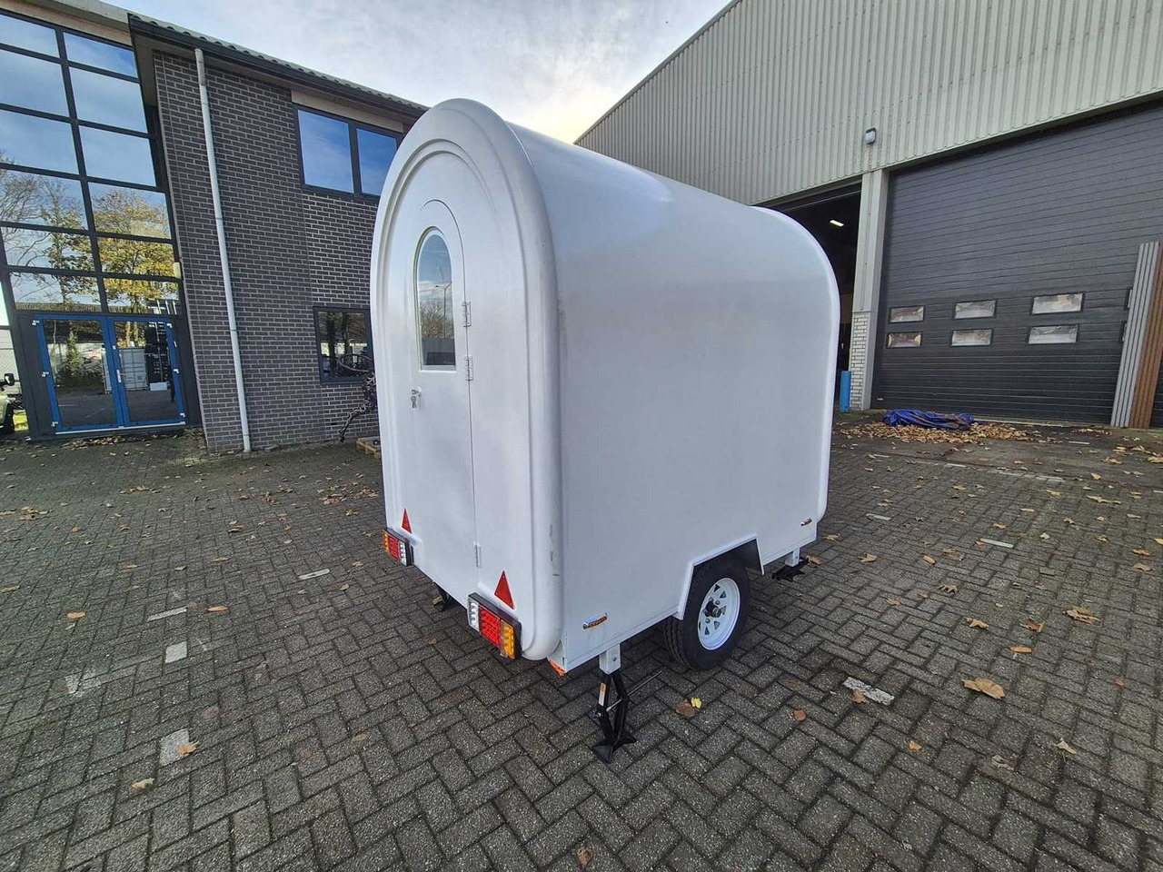 FOOD TRUCK WHITE - 2025 - Приколка: слика 5 FOOD TRUCK WHITE - 2025 - Приколка: слика 5