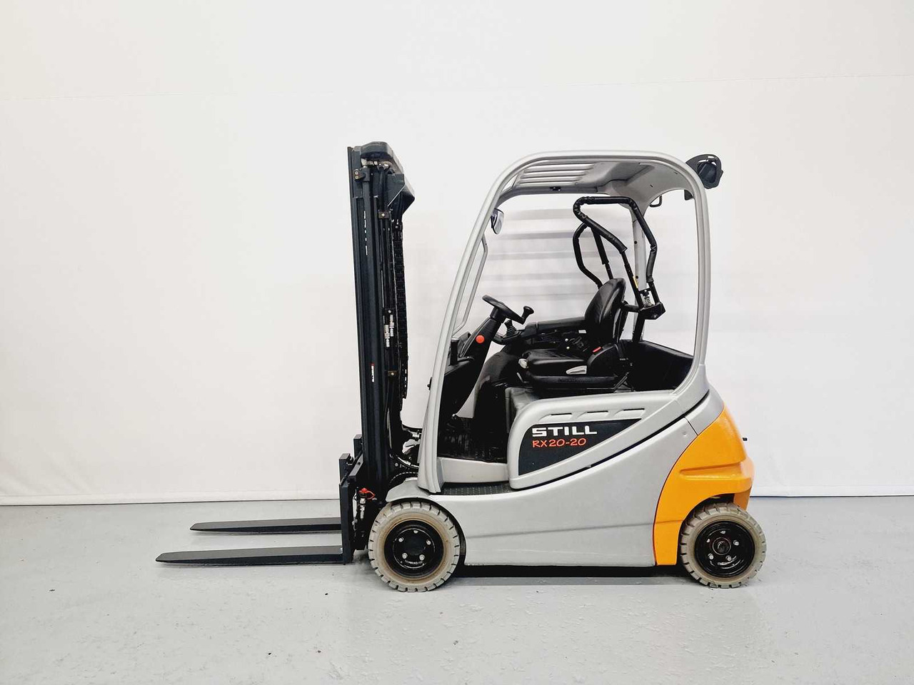 STILL - 2015 - RX20-20 - FORKLIFT - FREE-LIFT - SIDE-SHIFT, 4TH FUNCTION - Вилушкар: слика 2 STILL - 2015 - RX20-20 - FORKLIFT - FREE-LIFT - SIDE-SHIFT, 4TH FUNCTION - Вилушкар: слика 2