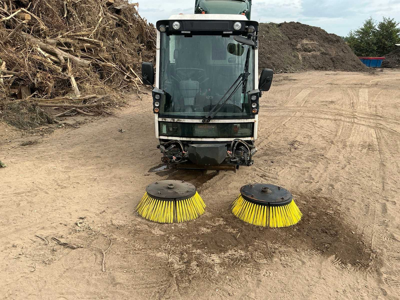 Schmidt Swingo 200 kabine verglast - Возило за метење: слика 2 Schmidt Swingo 200 kabine verglast - Возило за метење: слика 2