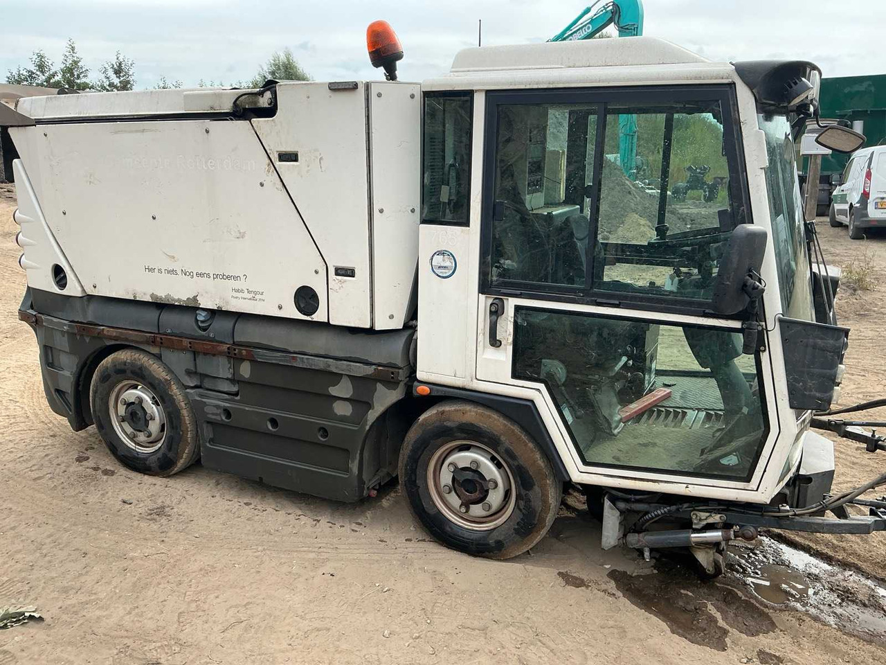 Schmidt Swingo 200 kabine verglast - Возило за метење: слика 4 Schmidt Swingo 200 kabine verglast - Возило за метење: слика 4
