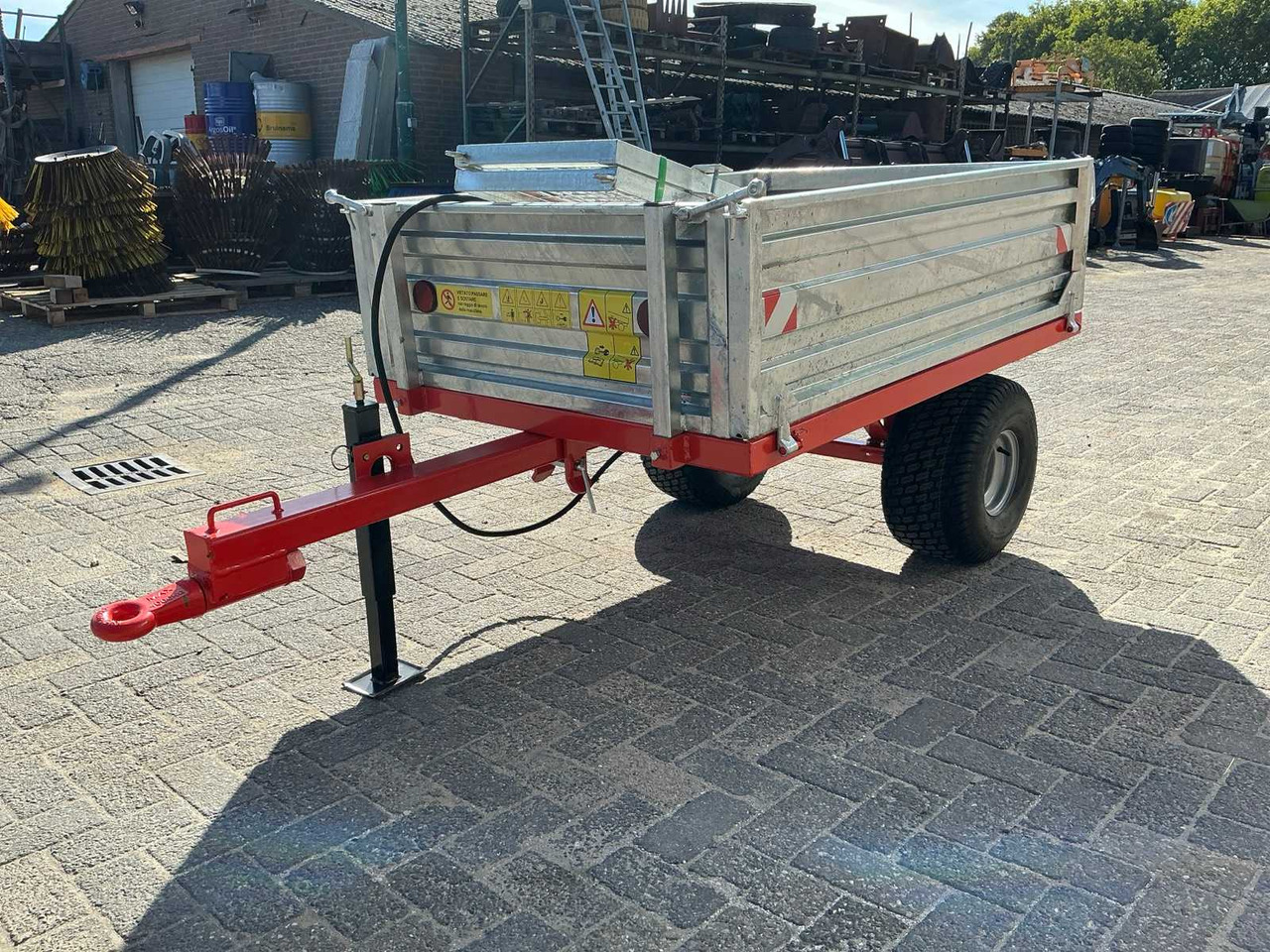 Single axle Dumper trailer - Земјоделска приколка за истурање/ Истурач: слика 1 Single axle Dumper trailer - Земјоделска приколка за истурање/ Истурач: слика 1