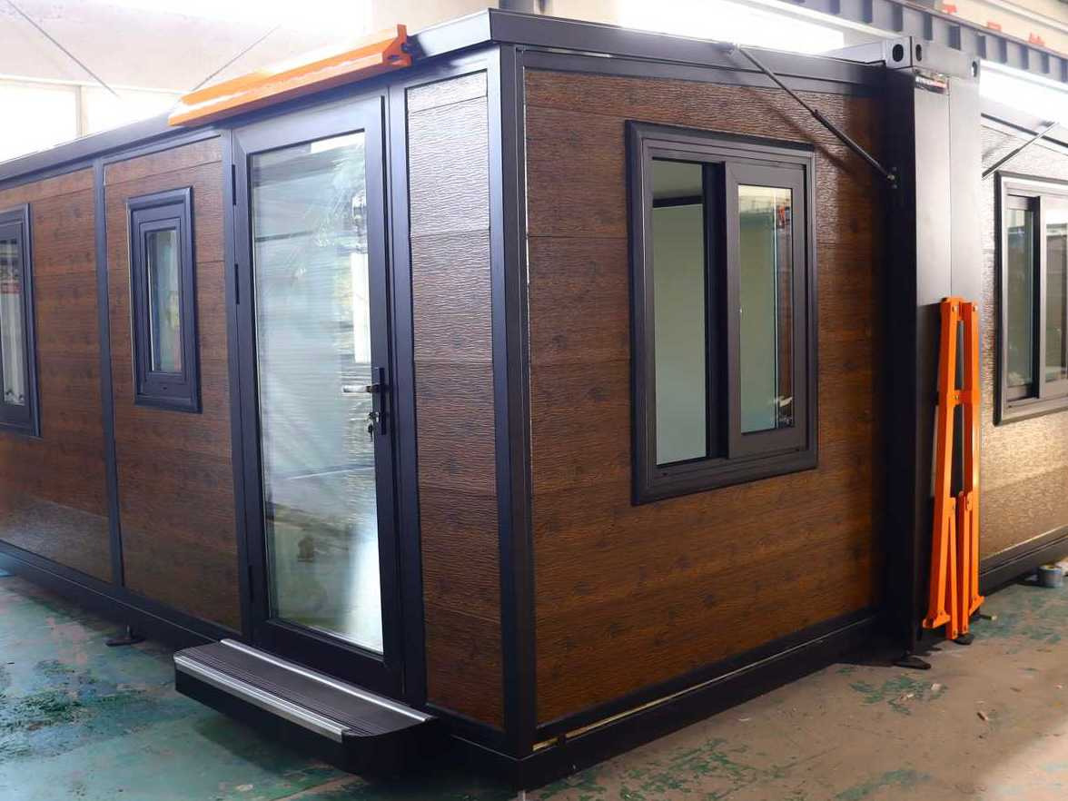 Stahlworks 15ft*20ft - Градежен контејнер: слика 1 Stahlworks 15ft*20ft - Градежен контејнер: слика 1