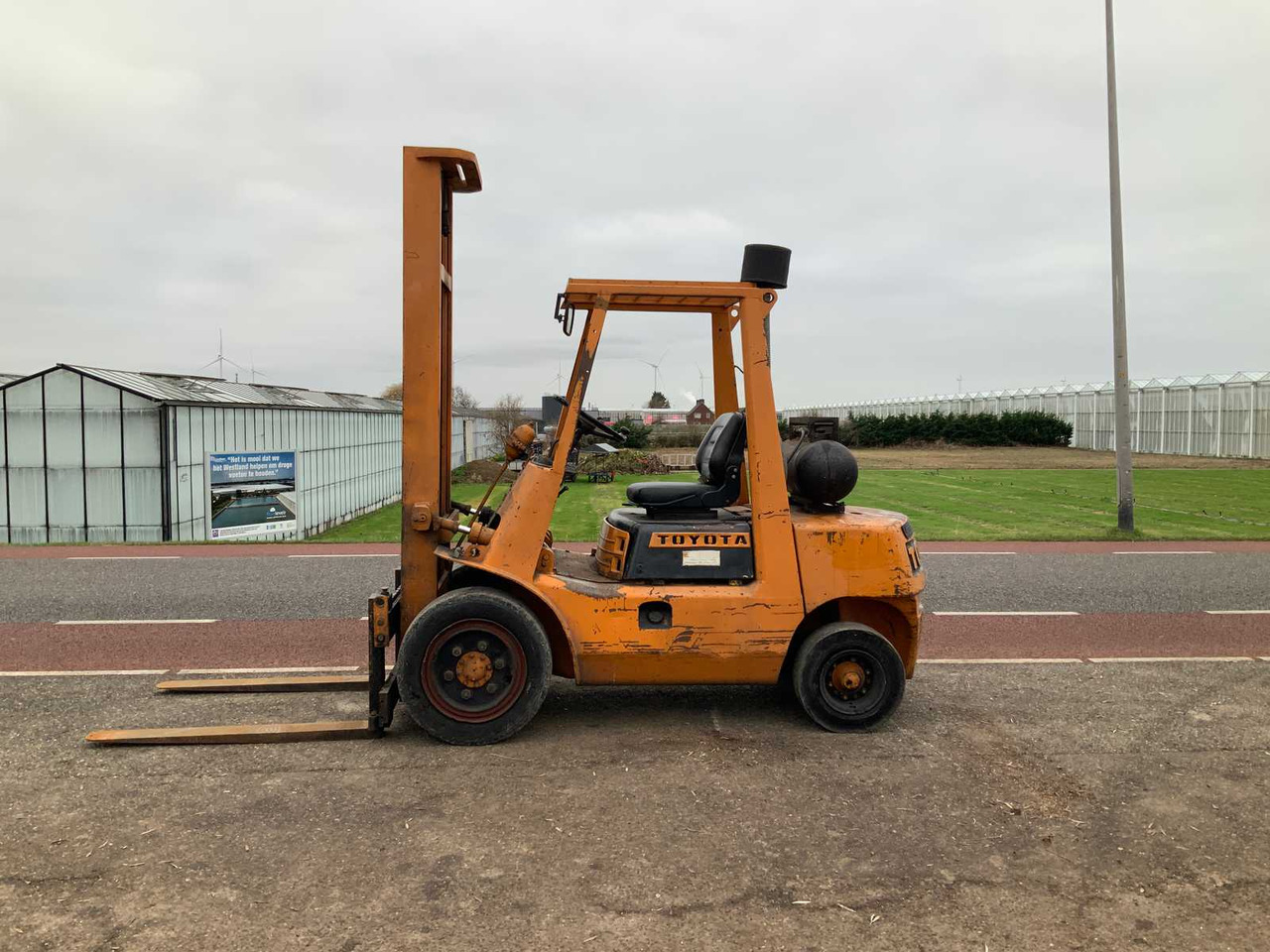 TOYOTA FORKLIFT - Вилушкар: слика 1 TOYOTA FORKLIFT - Вилушкар: слика 1