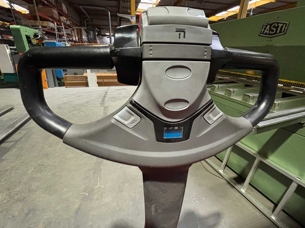 TOYOTA SWE 120 ELECTRIC PALLET TRUCK - Дигачка платформа: слика 3 TOYOTA SWE 120 ELECTRIC PALLET TRUCK - Дигачка платформа: слика 3