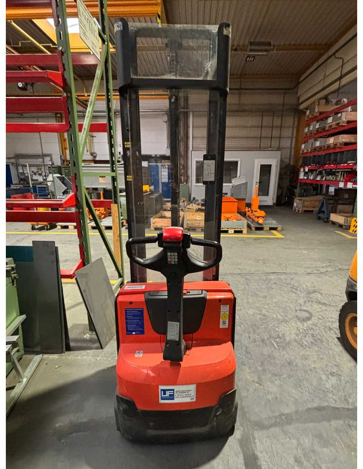 TOYOTA SWE 120 ELECTRIC PALLET TRUCK - Дигачка платформа: слика 2 TOYOTA SWE 120 ELECTRIC PALLET TRUCK - Дигачка платформа: слика 2