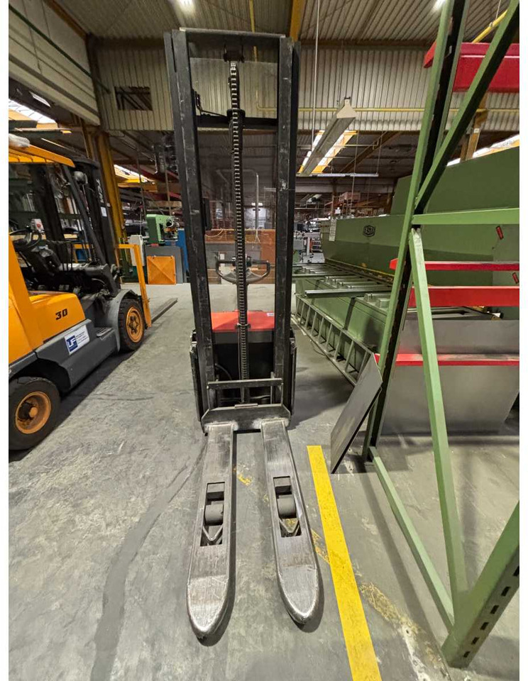 TOYOTA SWE 120 ELECTRIC PALLET TRUCK - Дигачка платформа: слика 5 TOYOTA SWE 120 ELECTRIC PALLET TRUCK - Дигачка платформа: слика 5