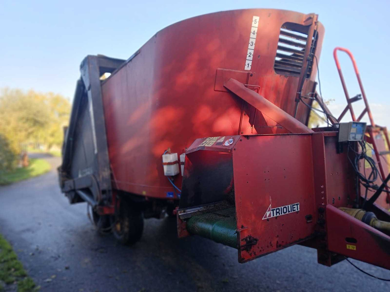 Trioliet TM-2-S-1600 - Вагон за мешање сточна храна: слика 4 Trioliet TM-2-S-1600 - Вагон за мешање сточна храна: слика 4