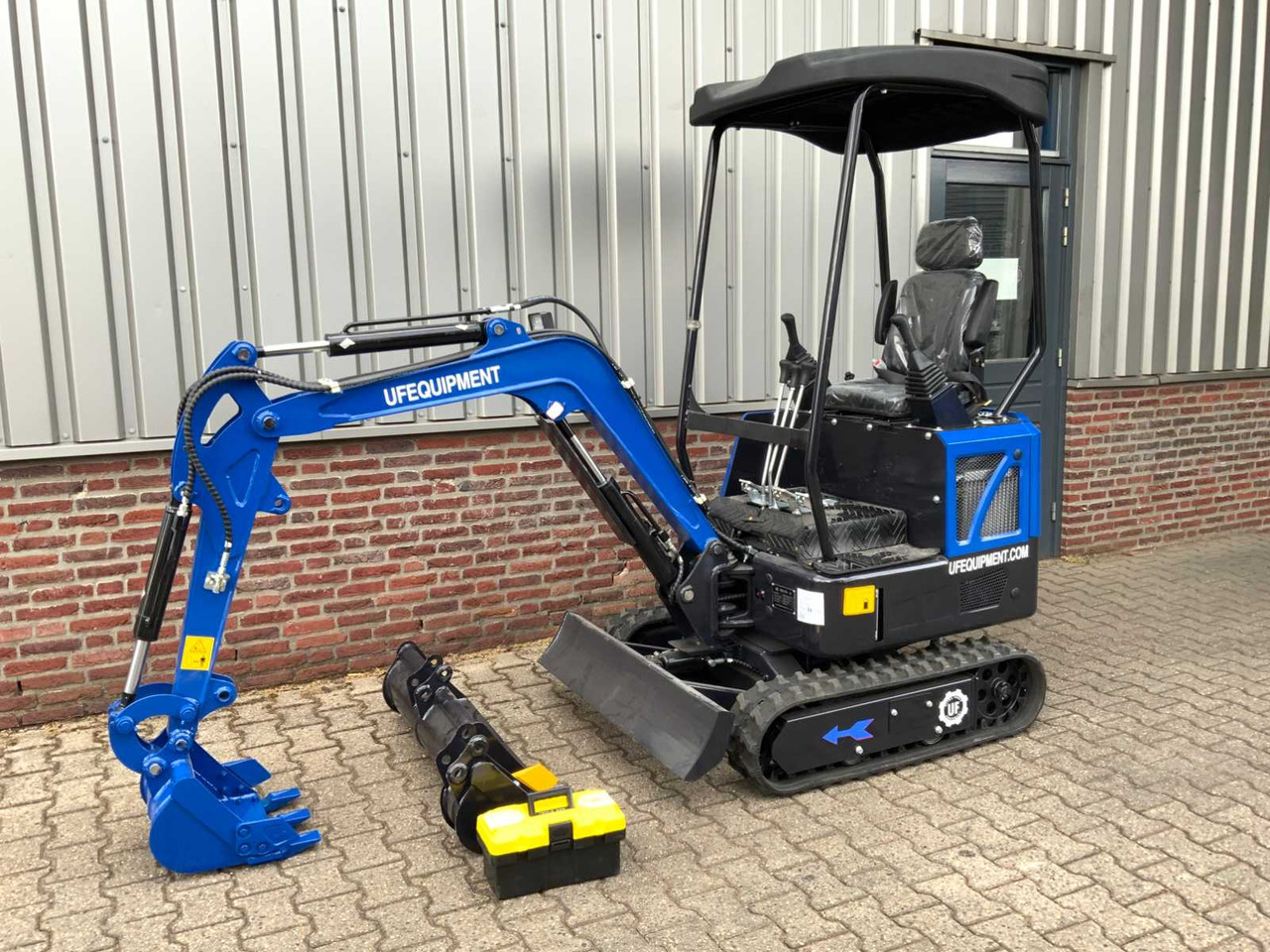 UF Equipment NM-E15 - Багер гасеничар: слика 1 UF Equipment NM-E15 - Багер гасеничар: слика 1