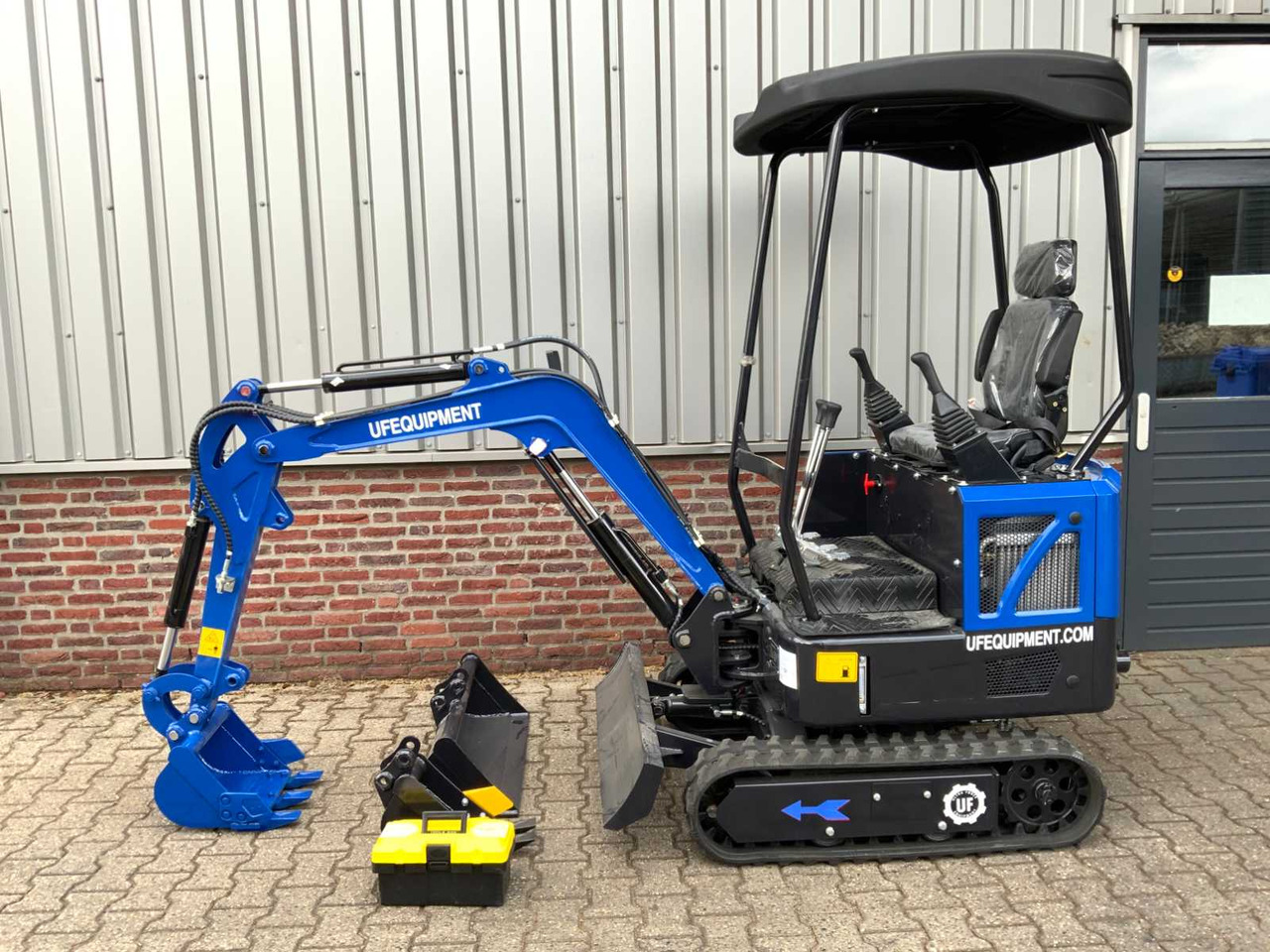 UF Equipment NM-E15 - Багер гасеничар: слика 2 UF Equipment NM-E15 - Багер гасеничар: слика 2