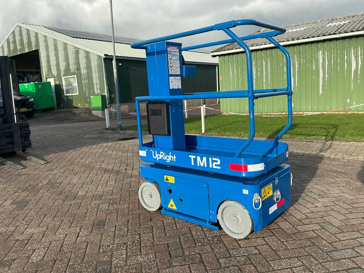 Дигачка платформа UPRIGHT TM12 AERIAL WORK PLATFORM: слика 8